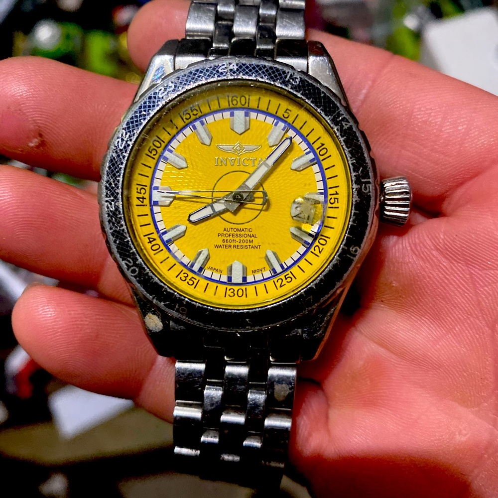 Authentic Invicta yellow face watch rare